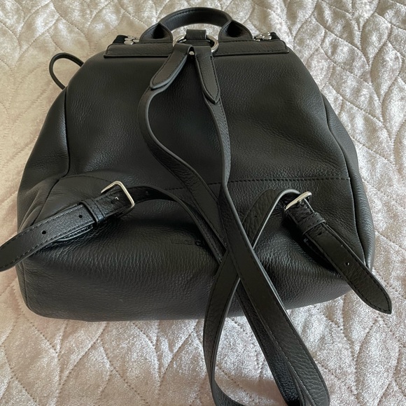 COPY - Vince Camuto black backpack - Picture 5 of 7